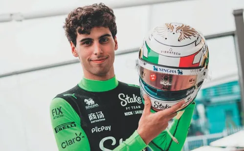 
          Imagem ilustrativa da imagem Fórmula 1: Bortoleto revela amizade e conselhos de Verstappen
          