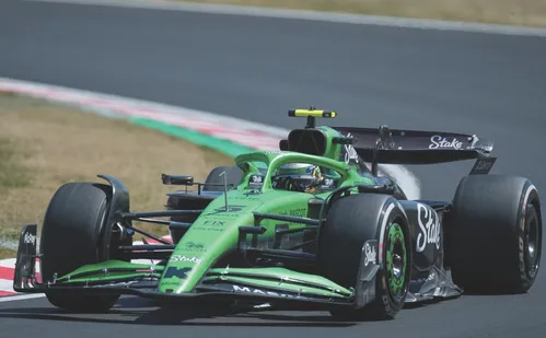 
          Imagem ilustrativa da imagem Fórmula 1: carros voltam à pista após férias
          