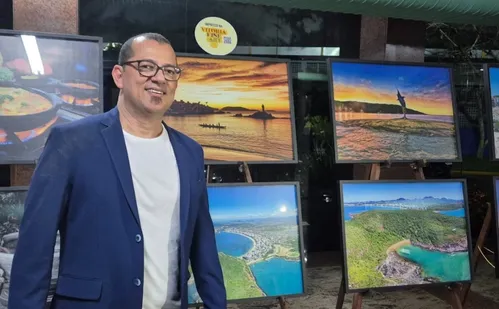 
          Imagem ilustrativa da imagem Fotógrafo premiado lança livro de luxo com mais de 200 fotos de Guarapari
          