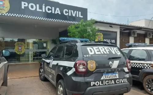 
          Imagem ilustrativa da imagem Funcionário é preso suspeito de desviar R$ 100 mil de empresa e pedir demissão
          