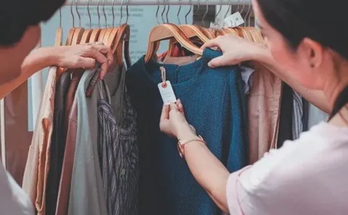 
          Imagem ilustrativa da imagem Futuro do comércio: 2 mil lojas em 10 anos vão deixar de ter vendedores
          