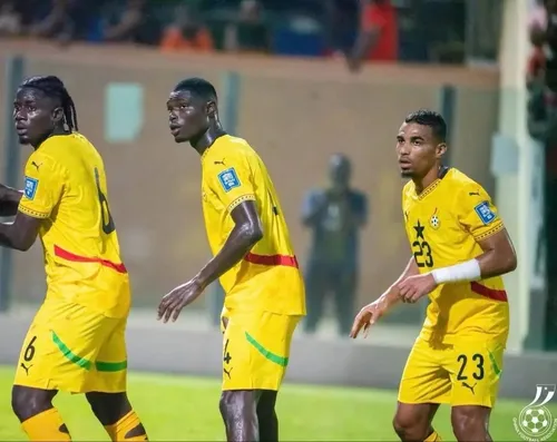 
          Imagem ilustrativa da imagem Gana vence Comores e é a 21ª seleção confirmada na Copa
          