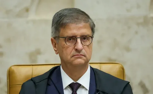 
          Imagem ilustrativa da imagem Gonet pede ao STF condenação de réus do núcleo 4 de trama golpista
          