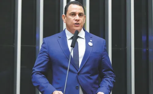 
          Imagem ilustrativa da imagem Governador do ES garante construção da EF-118
          