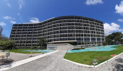 
          Imagem ilustrativa da imagem Governo de Pernambuco desapropria prédio da Neoenergia no Recife
          