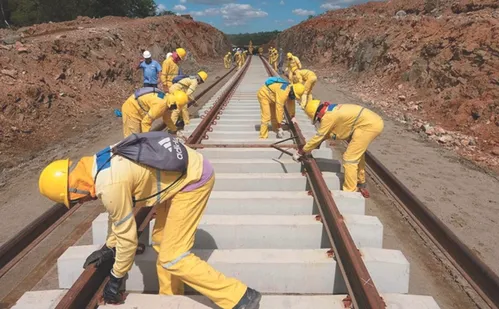 
          Imagem ilustrativa da imagem Governo e concessionária fecham acordo para construção da Ferrovia Vitória-Rio
          