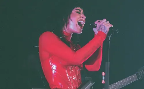 
          Imagem ilustrativa da imagem Grife do Espírito Santo já vestiu Anitta, Katy Perry e Demi Lovato
          