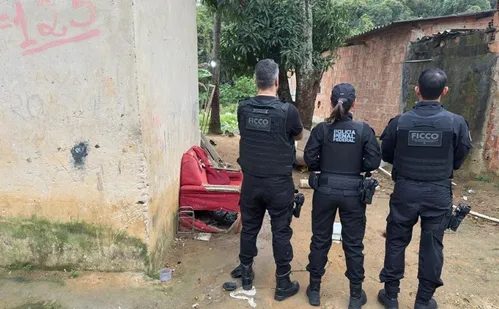 
          Imagem ilustrativa da imagem Grupo criminoso em Cariacica é alvo da Polícia Federal por tráfico de drogas
          