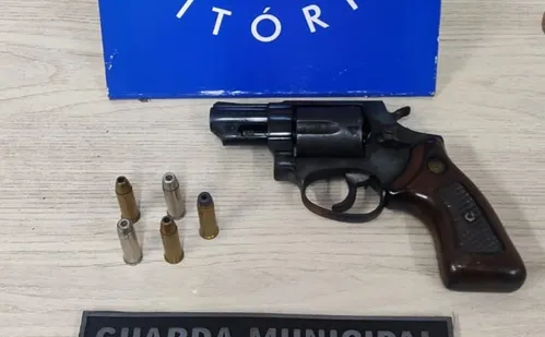 
          Imagem ilustrativa da imagem Guarda de Vitória prende integrante de quadrilha que assaltava Correios do ES
          