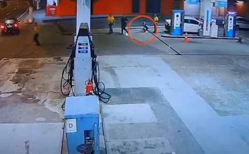 
          Imagem ilustrativa da imagem Homem é baleado na nuca durante tentativa de assalto em Cariacica
          