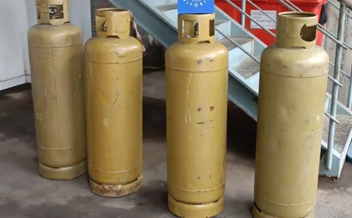 
          Imagem ilustrativa da imagem Homem é detido após furtar botijões de gás no Centro de Vitória
          