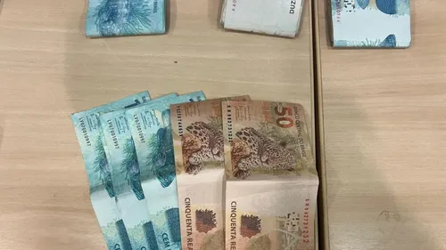 
          Imagem ilustrativa da imagem Homem é detido com notas falsas em blitz da PRF em Salgueiro
          