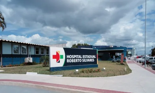 
          Imagem ilustrativa da imagem Homem em surto pula telhados de casas em São Mateus e é imobilizado pela PM
          