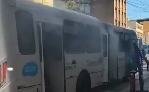 
          Imagem ilustrativa da imagem Homem tenta incendiar coletivo em Cariacica
          