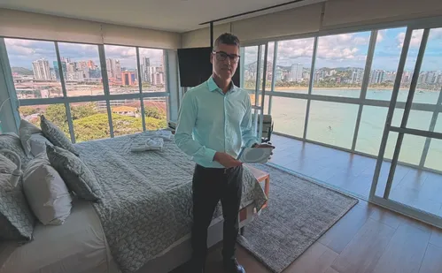 
          Imagem ilustrativa da imagem Hotéis já reservam vagas para a noite do Réveillon
          