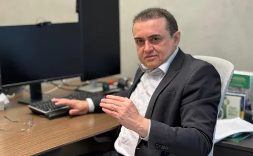 
          Imagem ilustrativa da imagem IA vai ajudar a combater fraudes de falsos médicos nas redes sociais
          