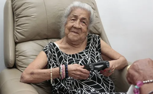 
          Imagem ilustrativa da imagem Idosos vivem um dia como atores em Vitória
          