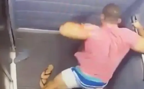 
          Imagem ilustrativa da imagem Igor Cabral é indiciado, alega uso de substâncias e pede ‘perdão’ à sociedade
          