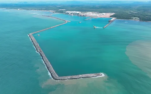 
          Imagem ilustrativa da imagem Treze novas indústrias serão instaladas em portos no Espírito Santo
          