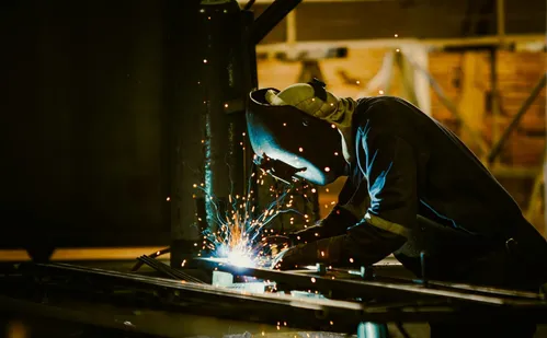 
          Imagem ilustrativa da imagem Indústrias veem crise na siderurgia
          