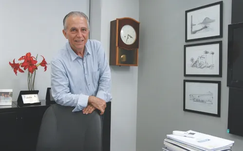 
          Imagem ilustrativa da imagem Indústrias veem crise na siderurgia
          