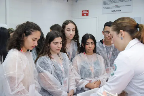 
          Imagem ilustrativa da imagem Inovação e prática para formar profissionais de excelência
          