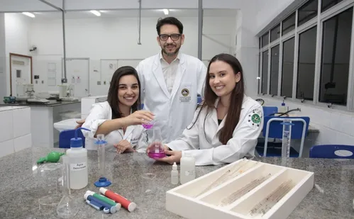 
          Imagem ilustrativa da imagem Inteligência Artificial acelera descoberta de novos remédios
          