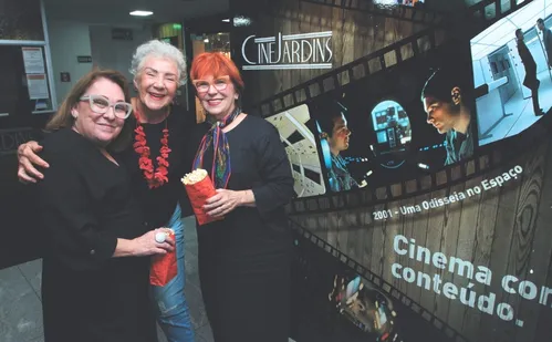 
          Imagem ilustrativa da imagem Interagir com amigos reduz risco de doenças na terceira idade
          