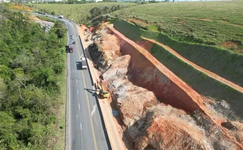 
          Imagem ilustrativa da imagem Interdição total de trecho da BR-101 para obras é remarcada; veja nova data
          