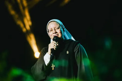 
          Imagem ilustrativa da imagem Irmã Kelly Patrícia participa de celebrações religiosas em Pernambuco e na Paraíba
          