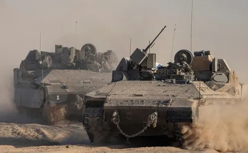 
          Imagem ilustrativa da imagem Israel aumenta expansão militar em Gaza, que tem 10 novas mortes por fome
          