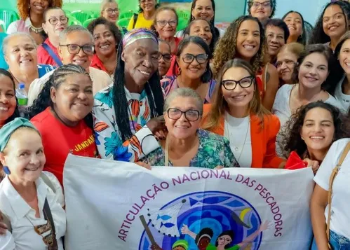 
          Imagem ilustrativa da imagem Janja conhece trabalho das marisqueiras de Itapissuma
          