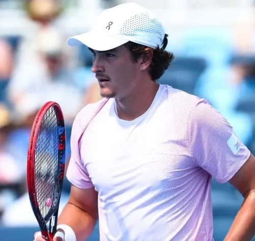 
          Imagem ilustrativa da imagem João Fonseca e Bia Haddad conhecem adversários de estreia do US Open; veja
          