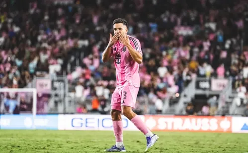 
          Imagem ilustrativa da imagem Jordi Alba anuncia aposentadoria ao fim da temporada
          