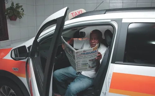 
          Imagem ilustrativa da imagem Jornal A Tribuna: companheiro de viagens para ficar bem informado
          