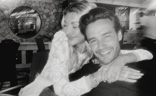 
          Imagem ilustrativa da imagem Kate Cassidy encontra carta escondida de Liam Payne um ano após sua morte
          