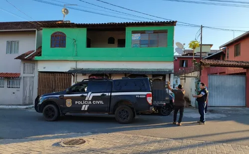 
          Imagem ilustrativa da imagem Liderança do tráfico em Itapemirim é preso durante operação policial
          