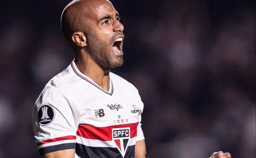 
          Imagem ilustrativa da imagem Lucas Moura passa por astroscopia no joelho e não tem nova lesão detectada
          