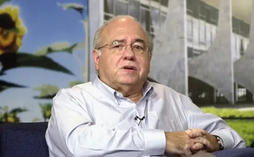 
          Imagem ilustrativa da imagem Luis Fernando Verissimo fez história como escritor assim como o pai
          