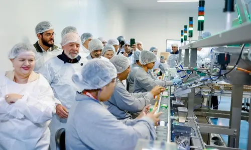 
          Imagem ilustrativa da imagem Lula ataca Trump, Bolsonaro e filho de Bolsonaro em discurso duro na Hemobrás
          