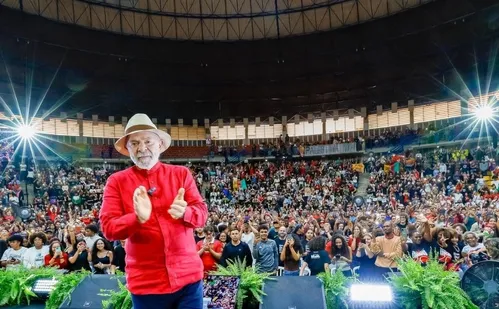 
          Imagem ilustrativa da imagem Lula defende a universalização do Pé-de-meia
          