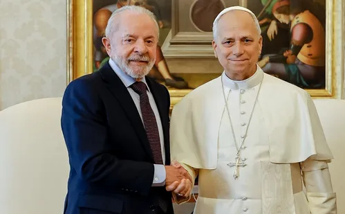 
          Imagem ilustrativa da imagem Lula encontra papa Leão 14, fala em 'muita química' e o convida para a COP30
          