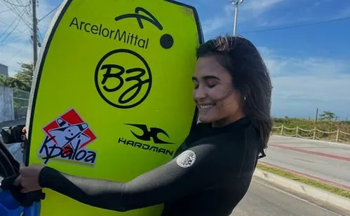 
          Imagem ilustrativa da imagem Luna Hardman volta às ondas em setembro
          