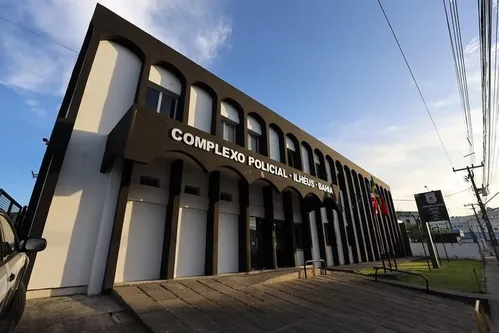 
          Imagem ilustrativa da imagem Mãe, filha e amiga são encontradas mortas em praia na Bahia; polícia investiga
          