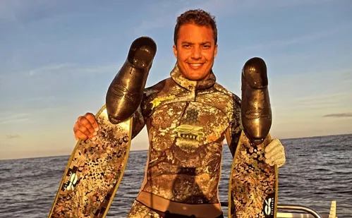 
          Imagem ilustrativa da imagem Maikael Santos, criador do 'MacaKids', desaparece após sair para mergulho no ES
          