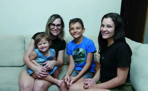 
          Imagem ilustrativa da imagem Pesquisa aponta: maioria das crianças passa mais tempo em tela do que deveria
          