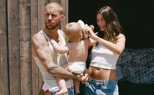 
          Imagem ilustrativa da imagem Mais 23 músicas inéditas de Justin Bieber em novo álbum
          