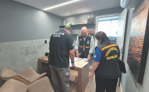 
          Imagem ilustrativa da imagem Mais de 60 clientes caem em fraude de financiamento e perdem R$ 150 mil
          