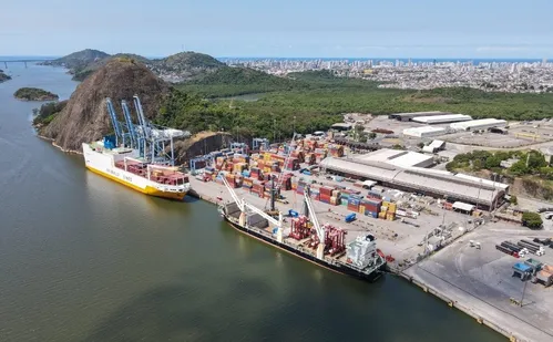 
          Imagem ilustrativa da imagem Mais de R$ 1 bilhão em investimentos no porto de Vitória até 2027
          