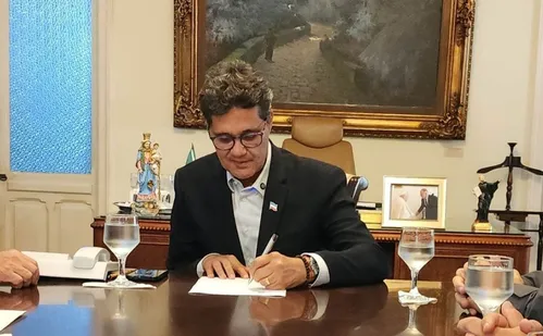 
          Imagem ilustrativa da imagem Mais novo cidadão colatinense?
          